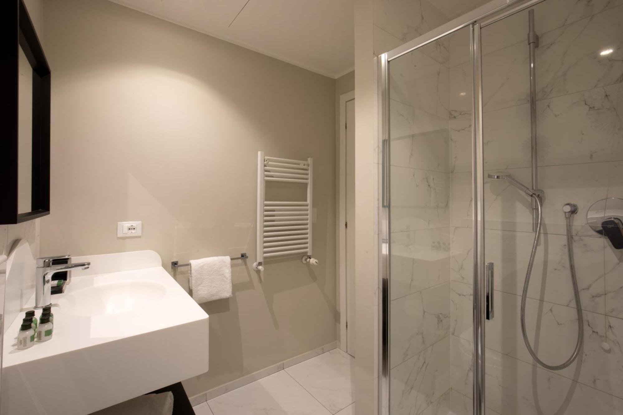 Daplace - Corso Monforte Suites Milaan Buitenkant foto
