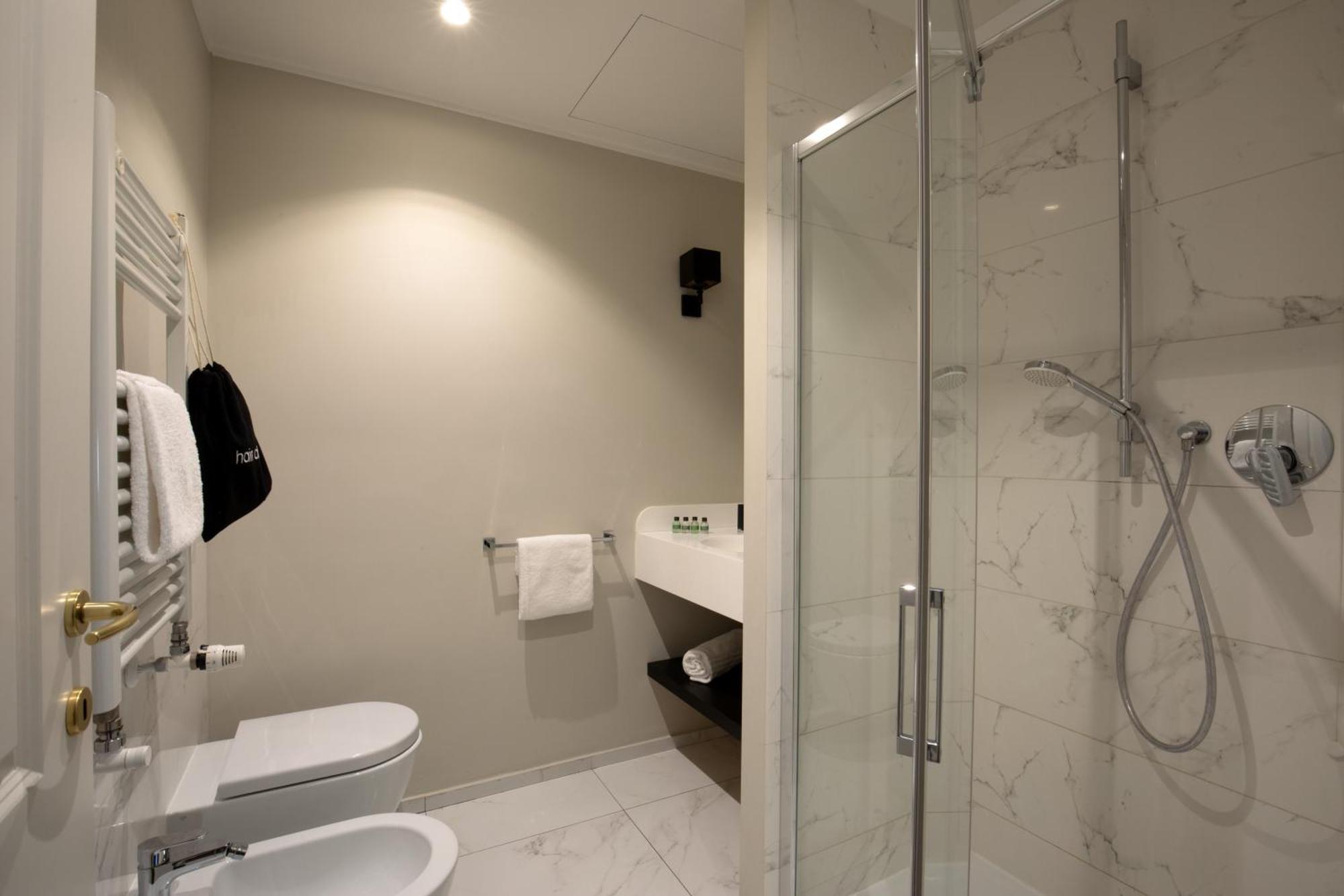 Daplace - Corso Monforte Suites Milaan Buitenkant foto